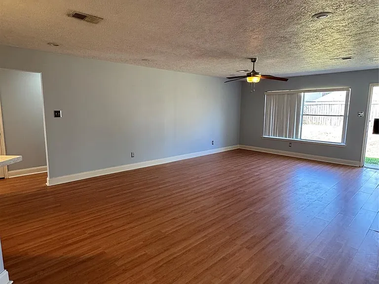12435 Chalmette St — Photo 26