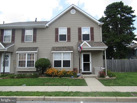 2nd image of 10 Carter Ln