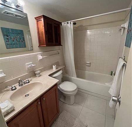 5th image of 228 Hibiscus Ave APT 130