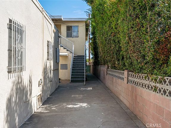 4th image of 754 E 84th Pl
