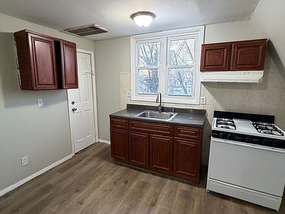 3rd image of 10 N 19th St #C
