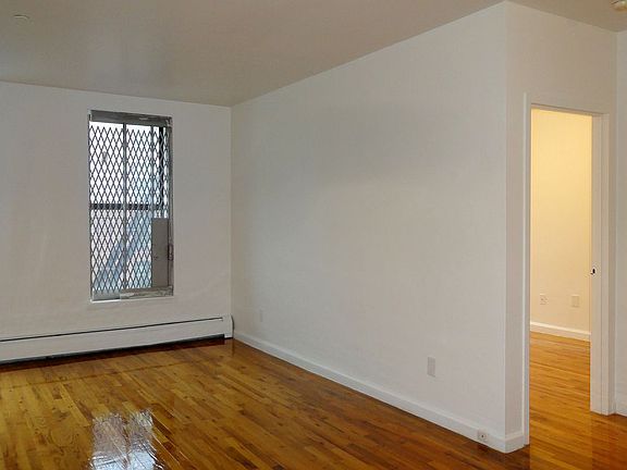 4th image of 1755 Madison Ave APT 4A