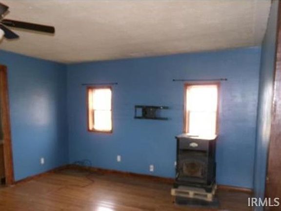 5th image of 4062 E Elm St