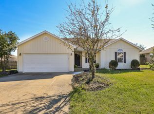680 E Laird St, Bolivar, MO 65613