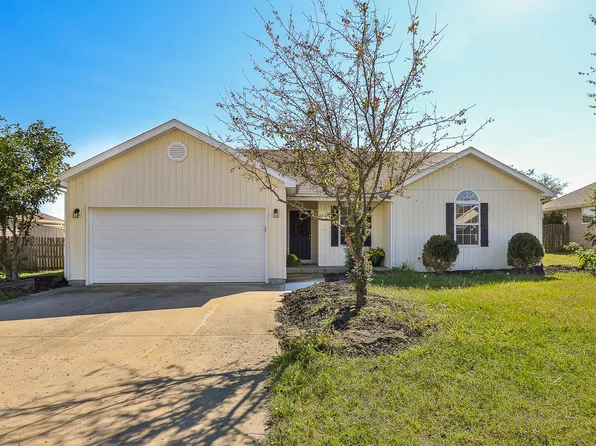 680 E Laird, Bolivar, MO 65613