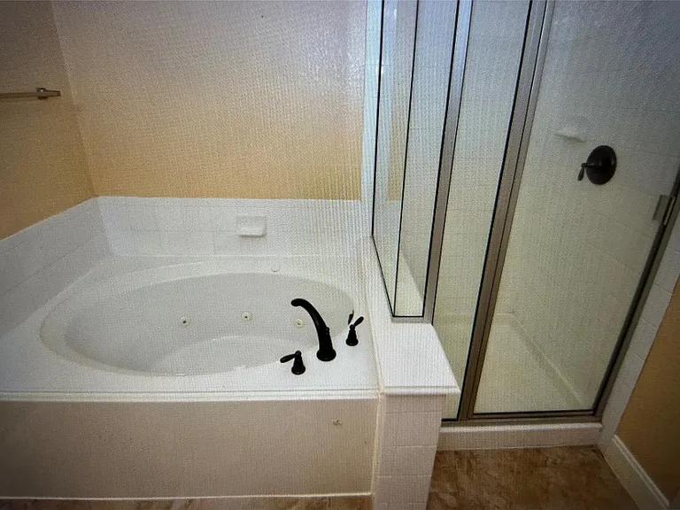 8911 Silent Willow Ln — Photo 13