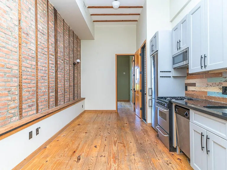 212 Starr St #2R — Photo 2