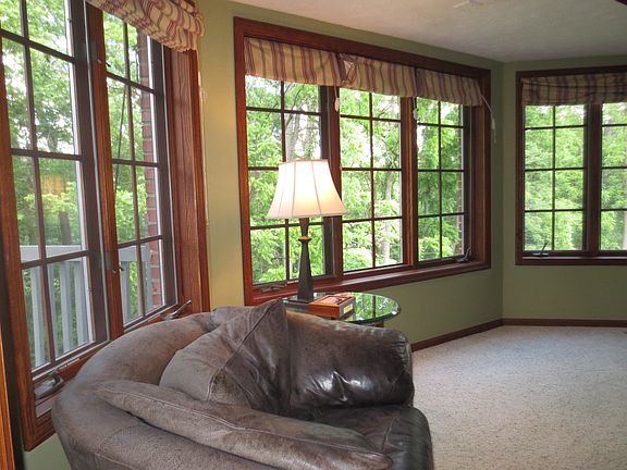 4th image of 407 Timberwind Ln