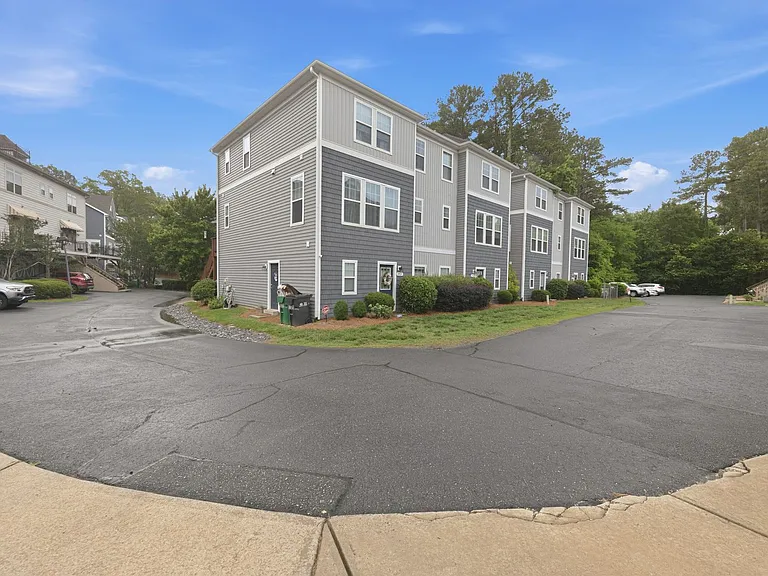 1502 Sharon Rd W — Photo 40