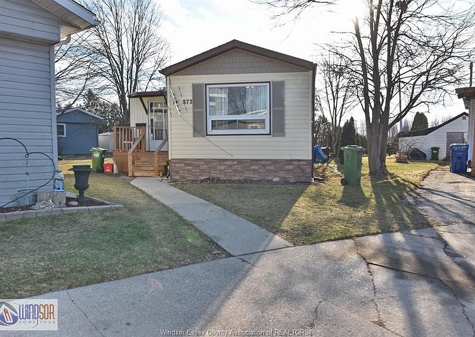 1st image of 327 Regent Ct