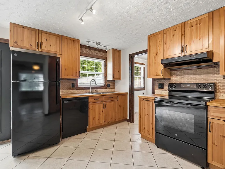 27 Laurelgrove Dr — Photo 13
