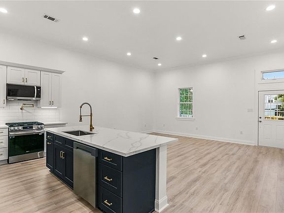 3rd image of 326 S Gayoso St