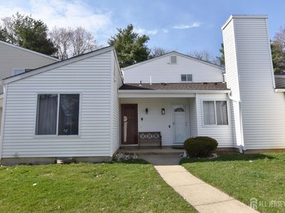 34 Woodmere Ct, Freehold, NJ, 07728