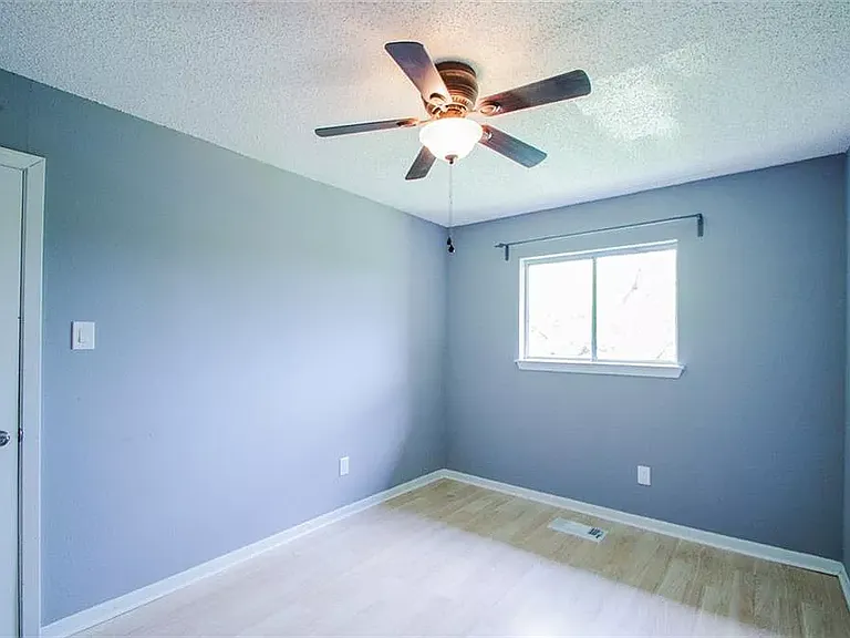 6406 Chimney Creek Cir #B — Photo 12
