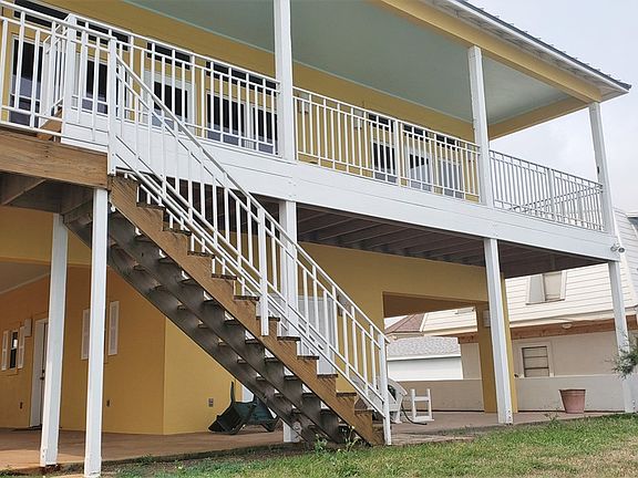 4th image of 1104 N Shore Dr