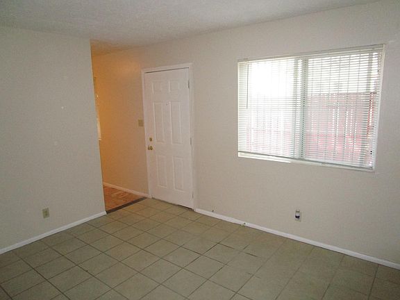 Living Room at 920 Pawnee NE, Apt B