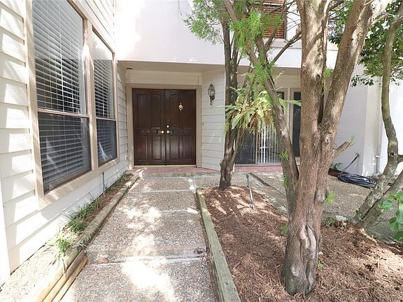 3rd image of 12800 Briar Forest Dr Unit 1