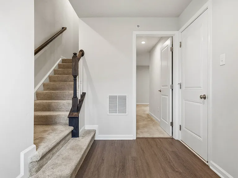 233 Chesna Dr — Photo 26