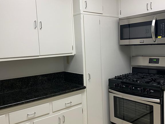 4th image of 3153 Barbara Ct APT A