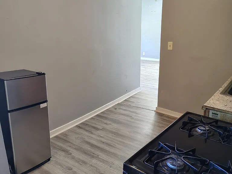 333 N Elm St #1 — Photo 3