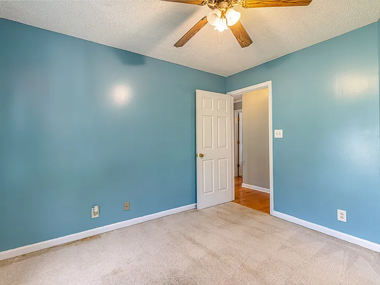 702 Artic Ave — Photo 14