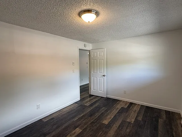 1840 N Stewart St — Photo 7