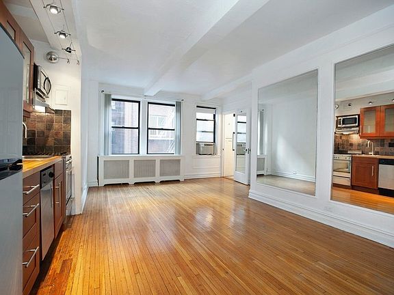 5th image of 457 W 57th St #410