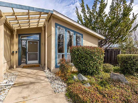 2nd image of 12730 Tulip Ct Space 3