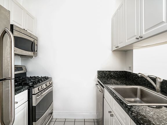 5th image of 400 E 90th St APT 12A