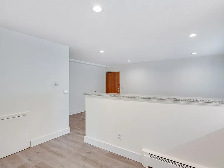 2407 Hampshire Ave — Photo 11