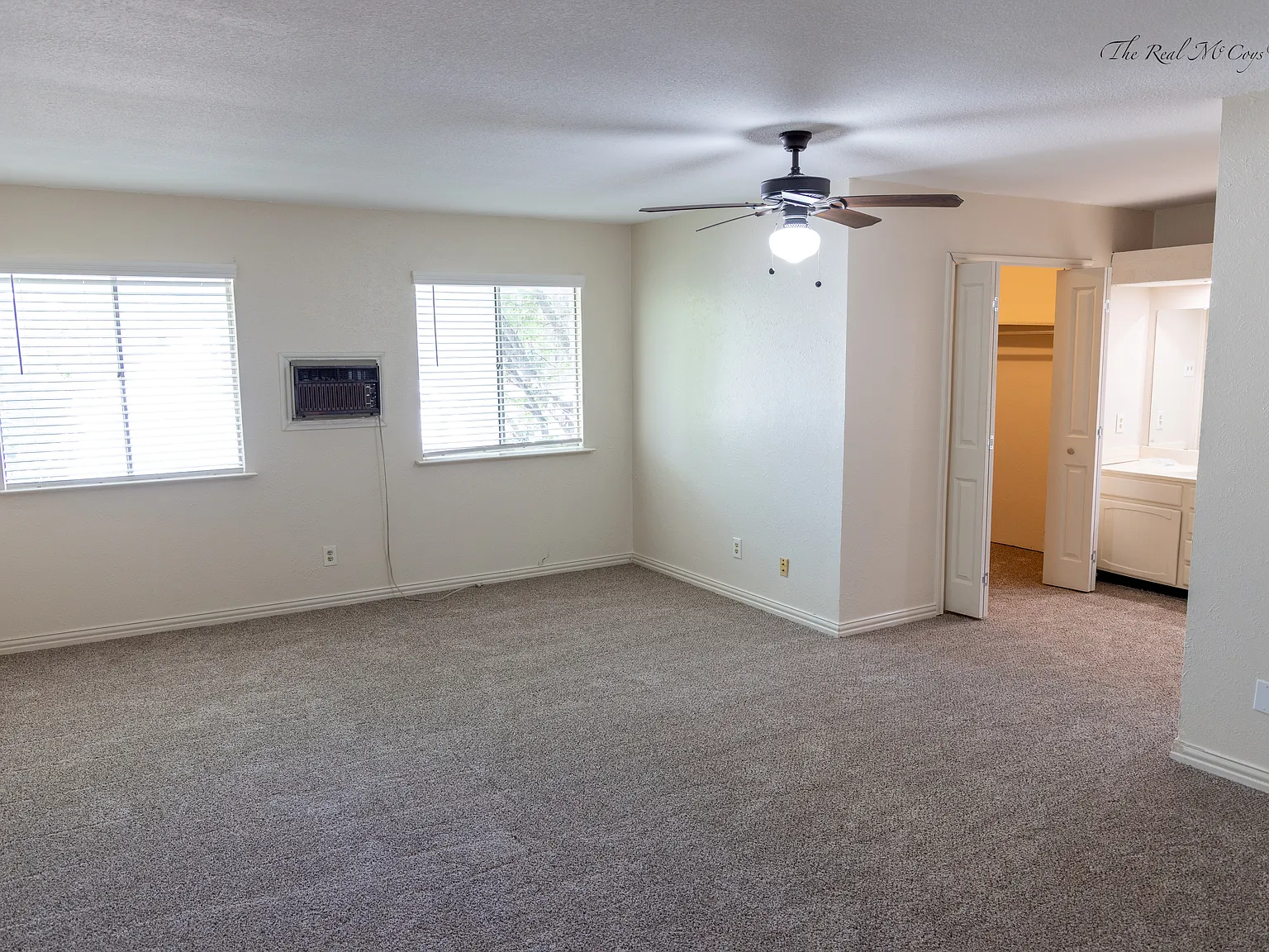 3 bed, 2.5 bath, 2197 sqft, $2,350 — Photo 4