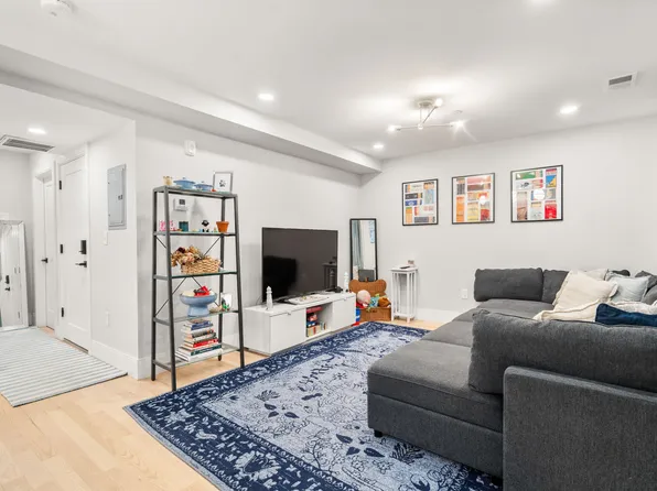 10 Lamson Ct, Boston, MA