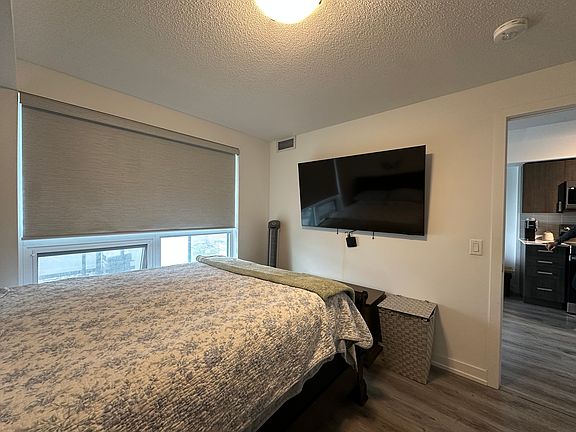 5th image of 1480 Bayly St