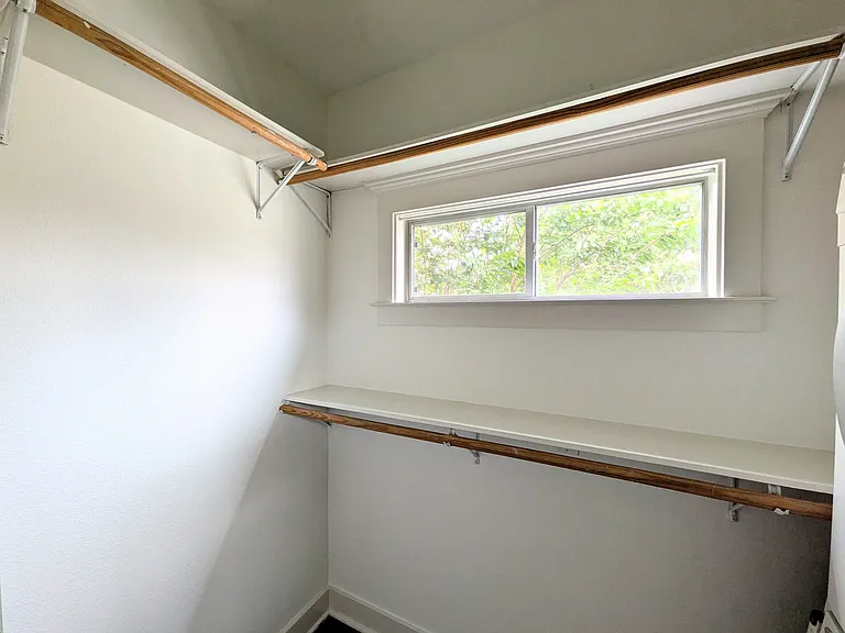 Washer Dryer in Unit