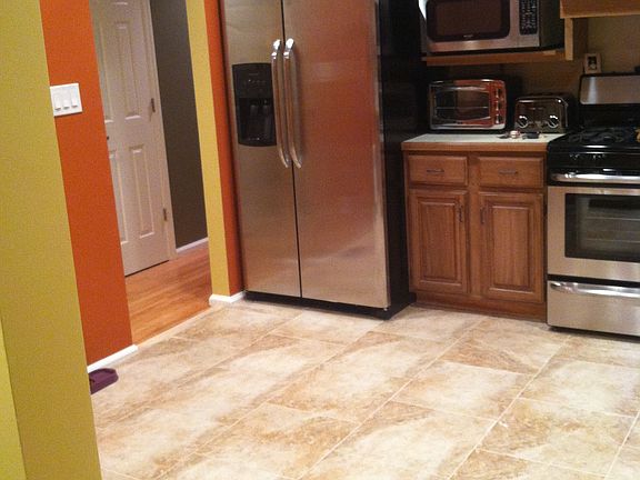5th image of 146 Pollok Pl