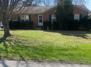 1018 Harmony Landing Rd, Goshen, KY 40026