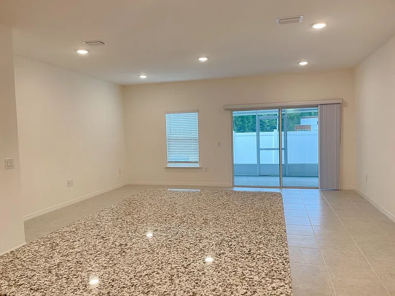 12615 NW 7th Pl — Photo 5