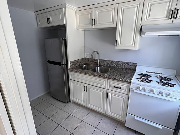 4th image of 1175 N Berendo St #3