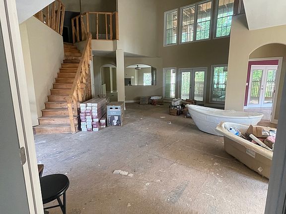 4th image of 2889 Battlecrest Dr