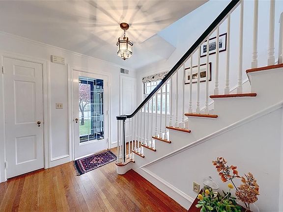 2nd image of 10 Dryden Ave