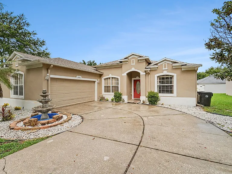 2056 Clapper Trl — Photo 3