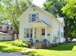 305 Decorah Ave, Decorah, IA 52101
