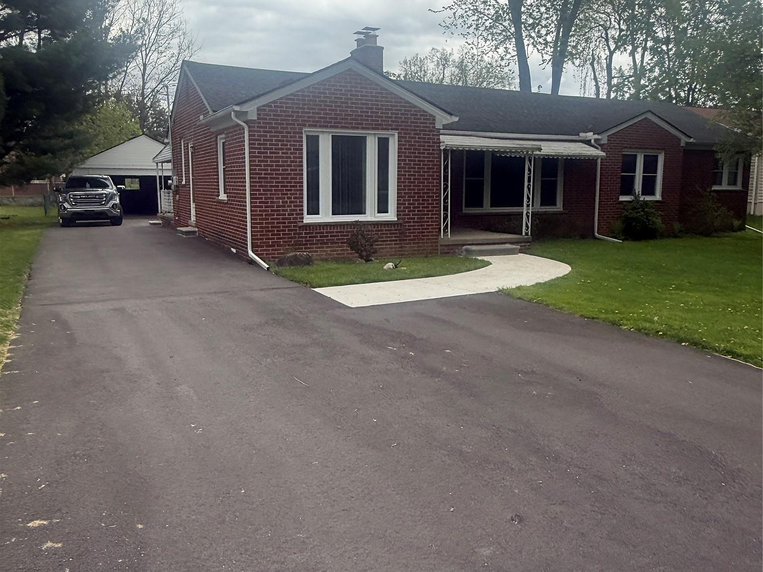 25626 Dunbar St, Southfield, MI 48033