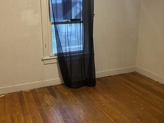 4th image of 3625 Woodbine Ave