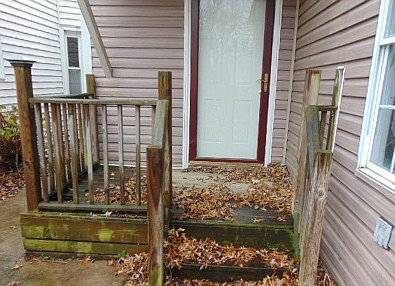 5th image of 2430 Griffiths Ave