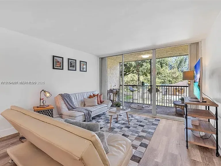 5090 SW 64th Ave #205 — Photo 5