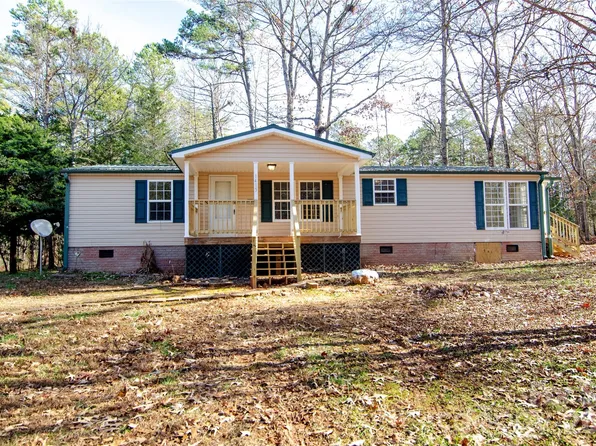 1415 Smith Woods Ln, Hickory Grove, SC 29717