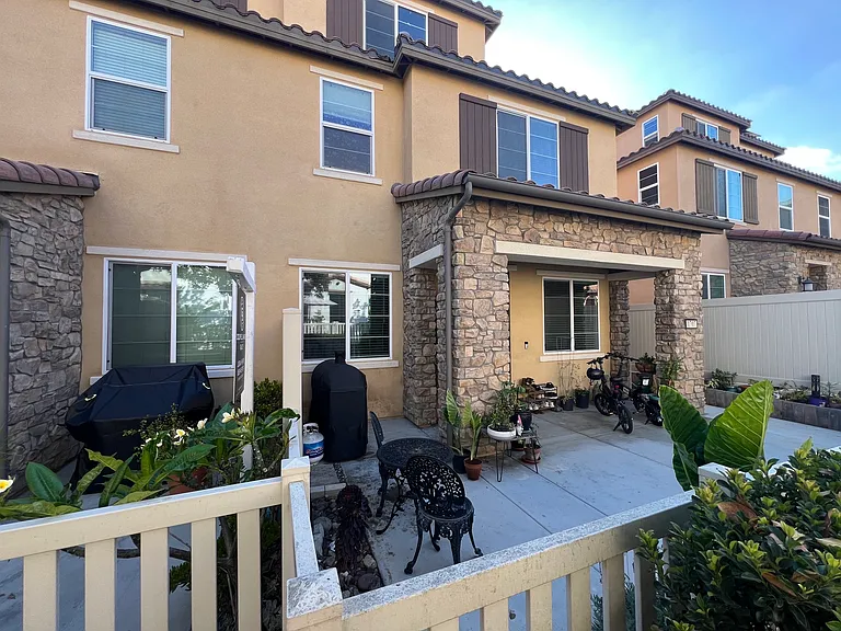 1707 Frangipani Ave — Photo 31