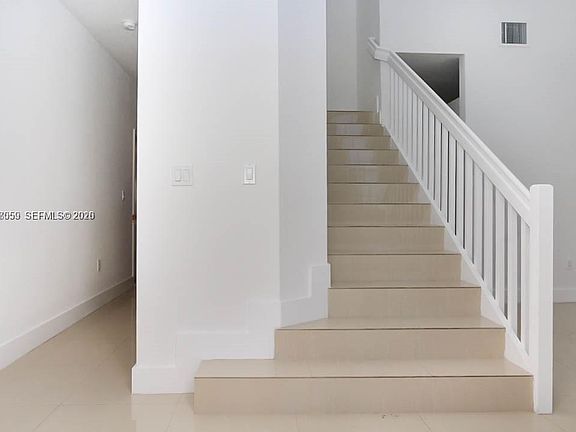 4th image of 15604 SW 10th Ln