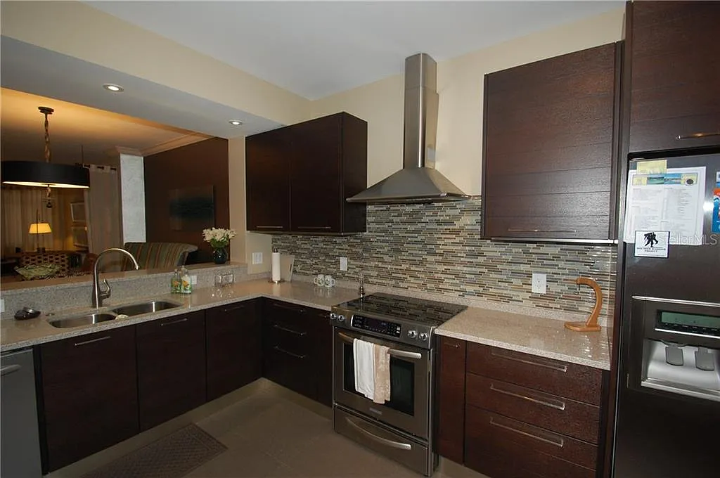 2 bed, 2.0 bath, 1581 sqft, $2,500 — Photo 2
